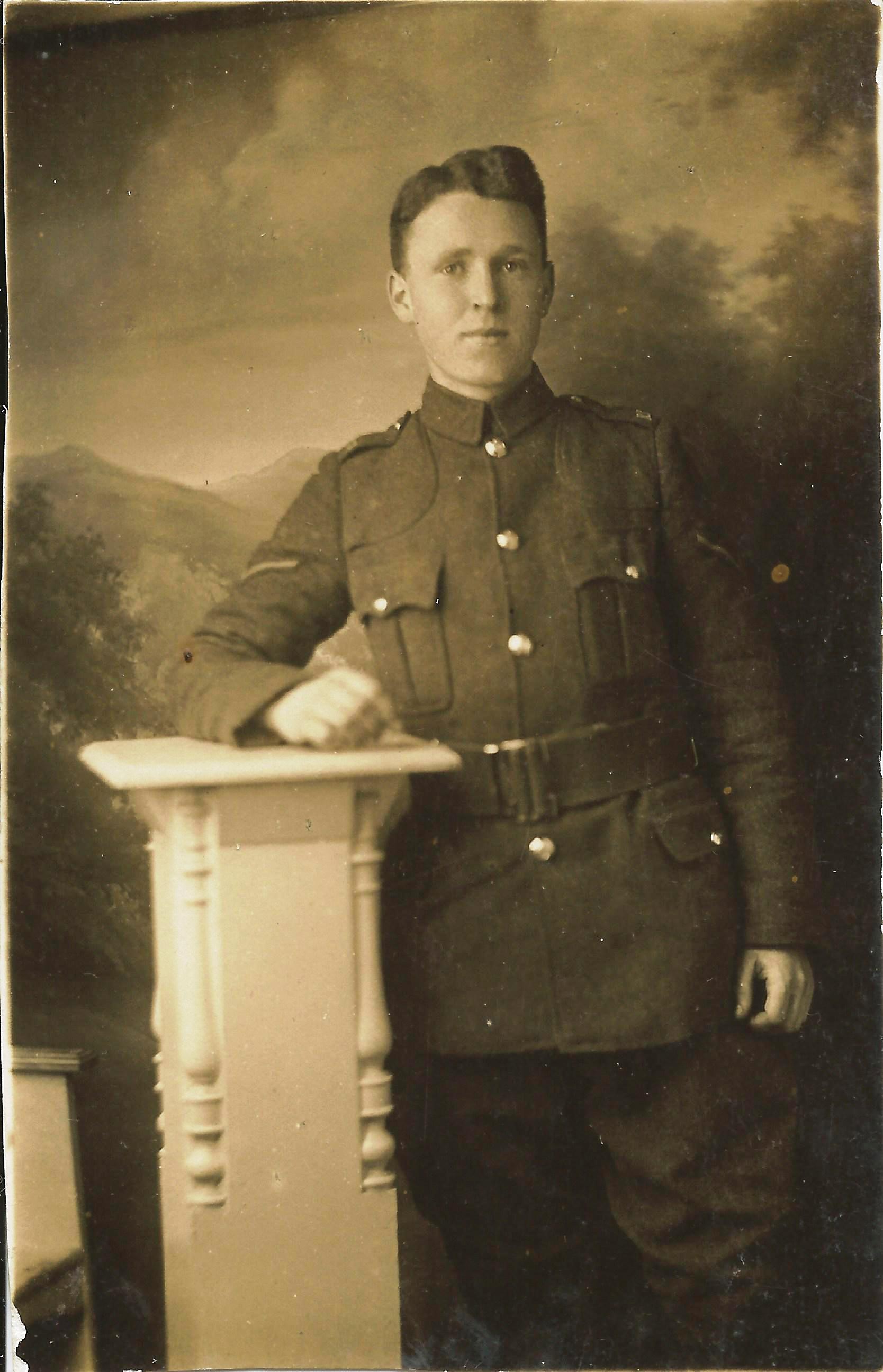 1918_rich_chancellor_Thomas_Long_'Edward'_Carson_killed_31st_July_1917_pic1