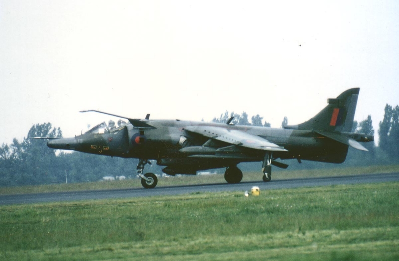 mt_Harrier_GR3_4_Sqn_taxiing_Gut