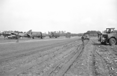 1973-74_jm_XW763 B and Mud Galore