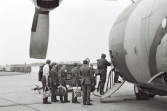 1973_pm_4 Sqn Groundcrew Boarding Norwegian Hercules To Rygge May